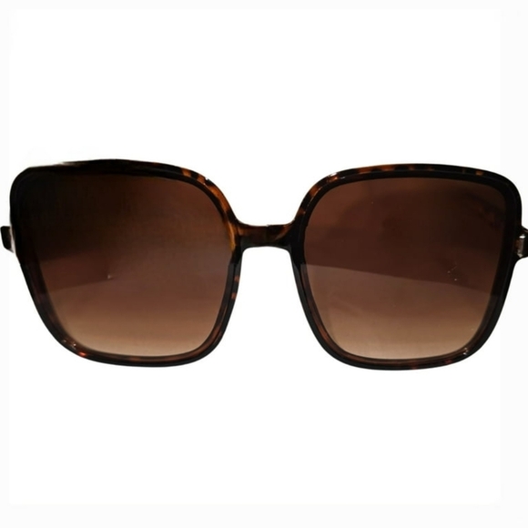 🆕Ladies Oversized Mirrored Sunglasses Retro-Inspired Eyewear UV400 - Picture 1 of 5